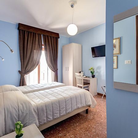 Bed and Breakfast Domus Cornelia Рим Екстер'єр фото