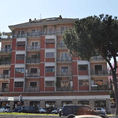 Bed and Breakfast Domus Cornelia Рим Екстер'єр фото