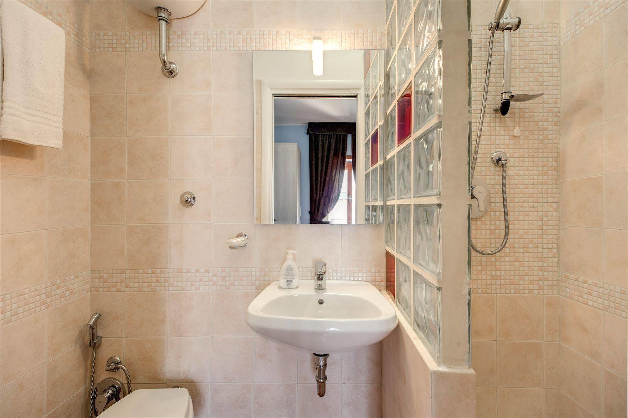 Bed and Breakfast Domus Cornelia Рим Екстер'єр фото