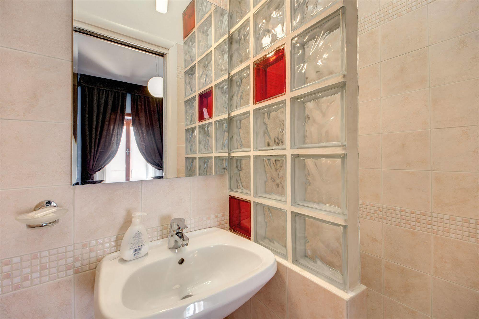Bed and Breakfast Domus Cornelia Рим Екстер'єр фото