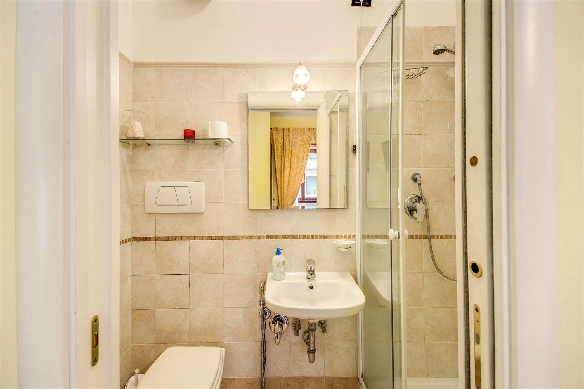 Bed and Breakfast Domus Cornelia Рим Екстер'єр фото