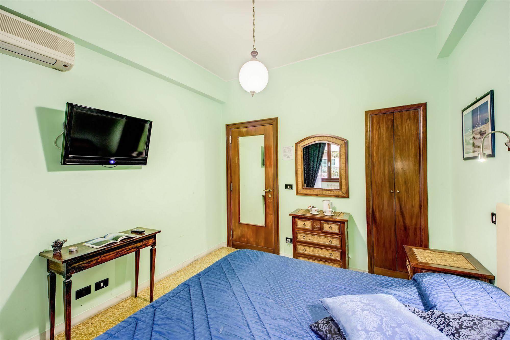 Bed and Breakfast Domus Cornelia Рим Екстер'єр фото